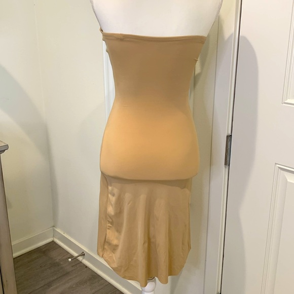 Assets seamless strapless full slip shape wear in nude M - Picture 4 of 6